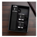 Termo con vasos conserva su temperatura