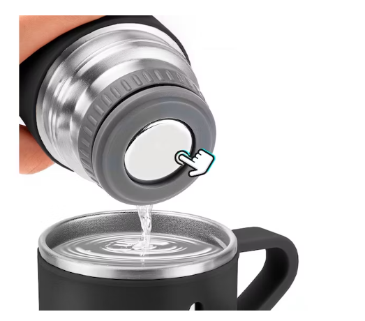 Termo con vasos conserva su temperatura